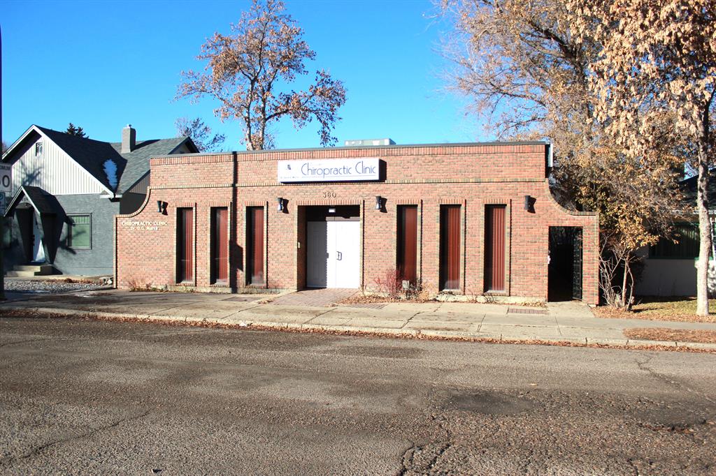 360 2 Street Property Photo