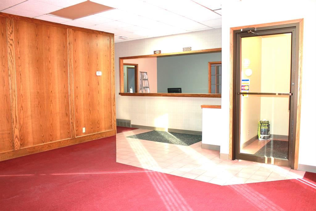 360 2 Street Property Photo 2