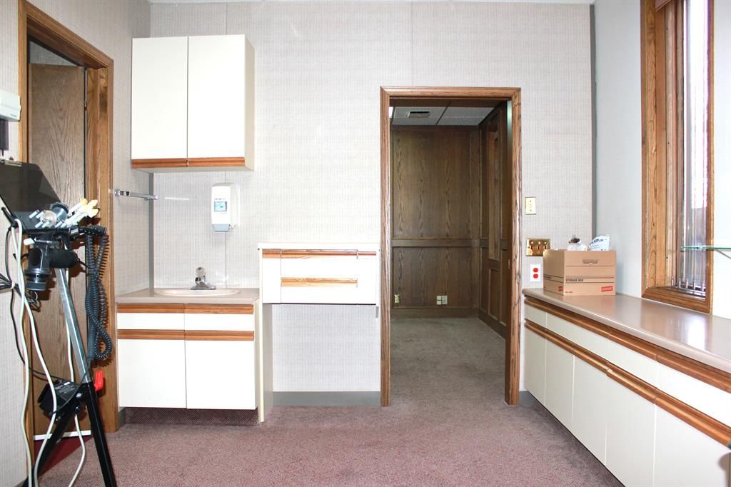 360 2 Street Property Photo 7