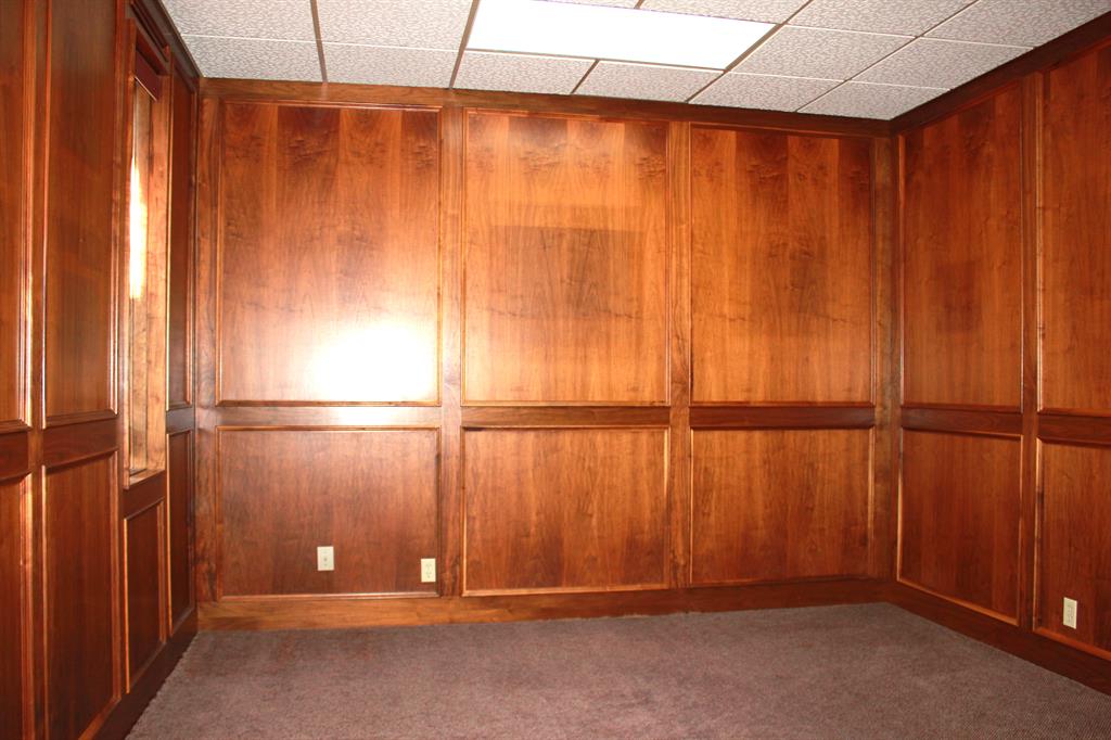 360 2 Street Property Photo 8