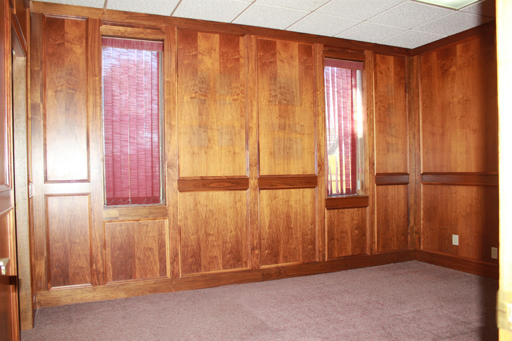360 2 Street Property Photo 9
