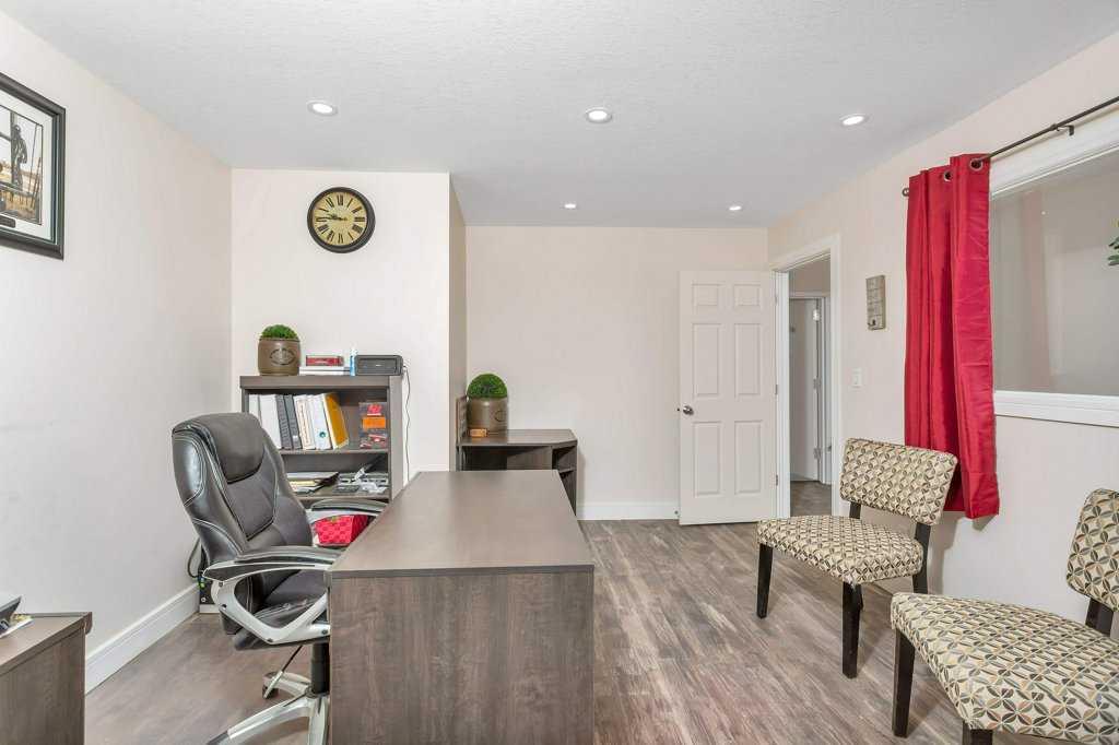 4911 50 Avenue Property Photo 14