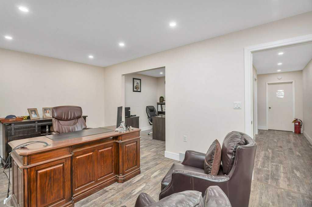 4911 50 Avenue Property Photo 16