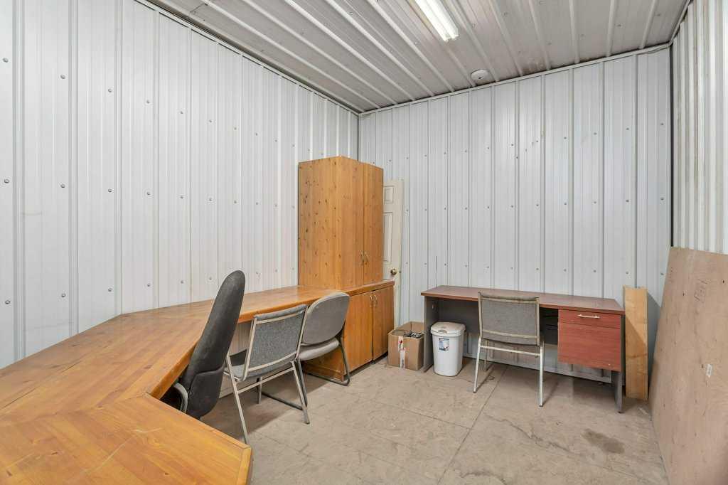 4911 50 Avenue Property Photo 17
