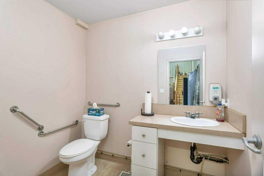 4911 50 Avenue Property Photo 24