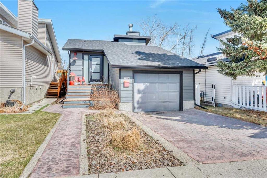 7704 46 Avenue Property Photo
