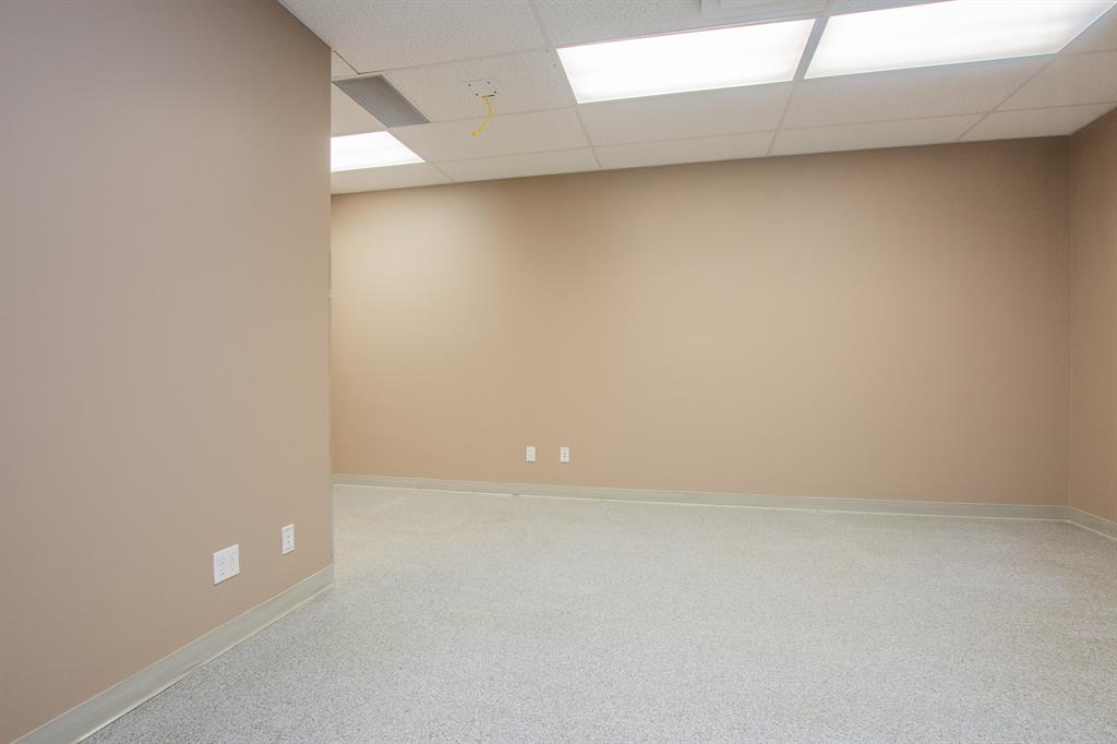 9805 97 Street 102 Property Photo 14