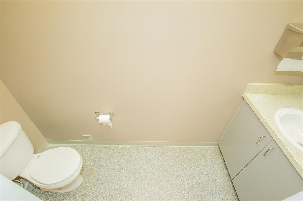 9805 97 Street 102 Property Photo 21