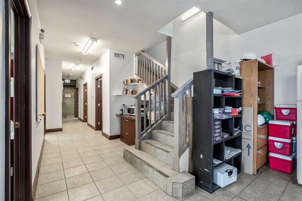 450254 82 Street Property Photo 19