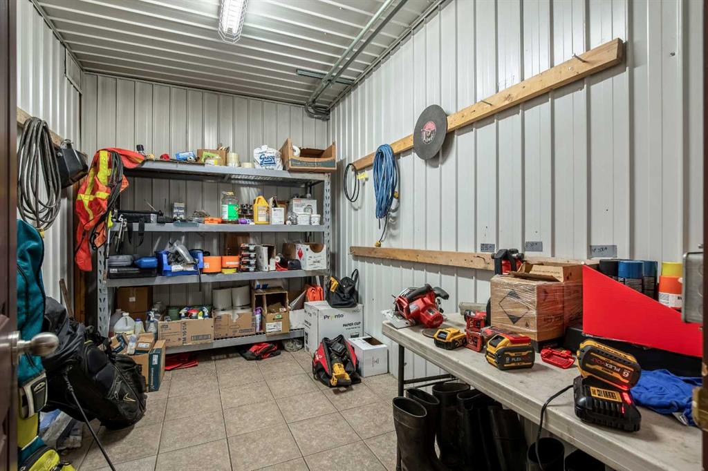 450254 82 Street Property Photo 22