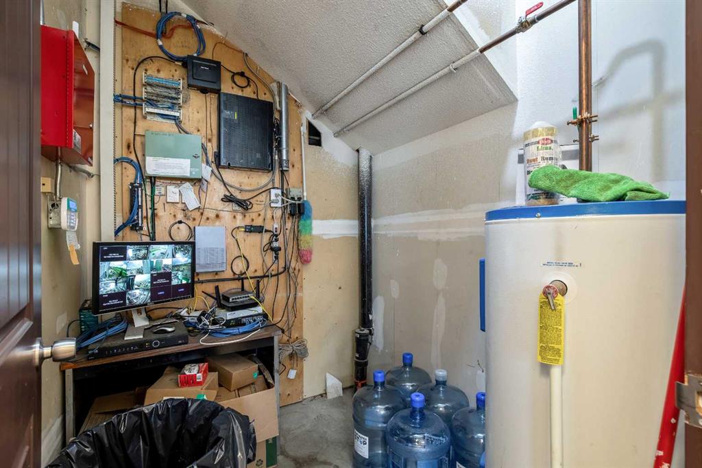 450254 82 Street Property Photo 23