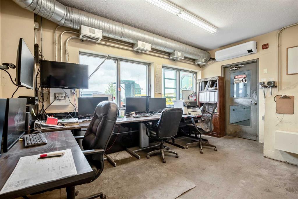 450254 82 Street Property Photo 43