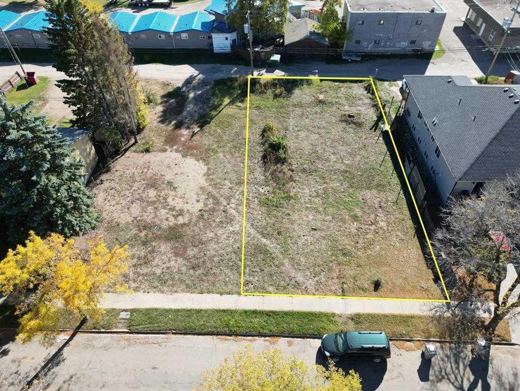 4723 45 Street Property Photo