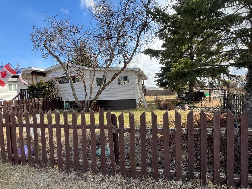 5219 47 Street Property Photo