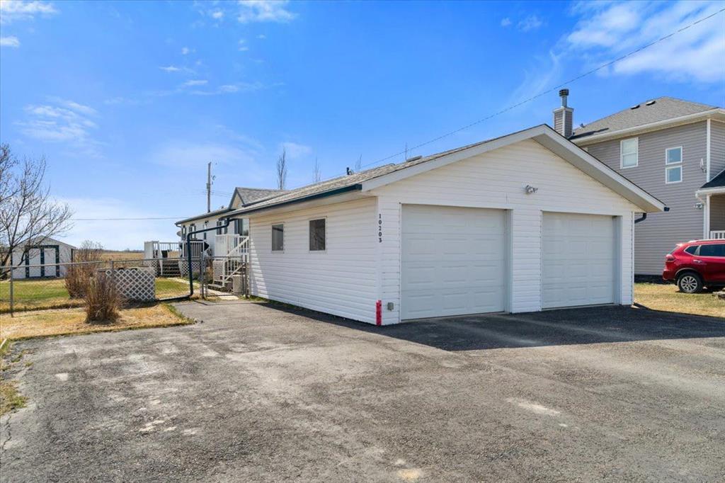 10203 98 Avenue Property Photo 1