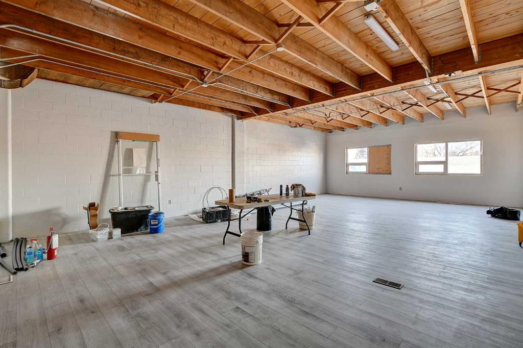 10404 100 Street 201 Property Photo 11