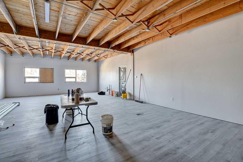 10404 100 Street 201 Property Photo 15