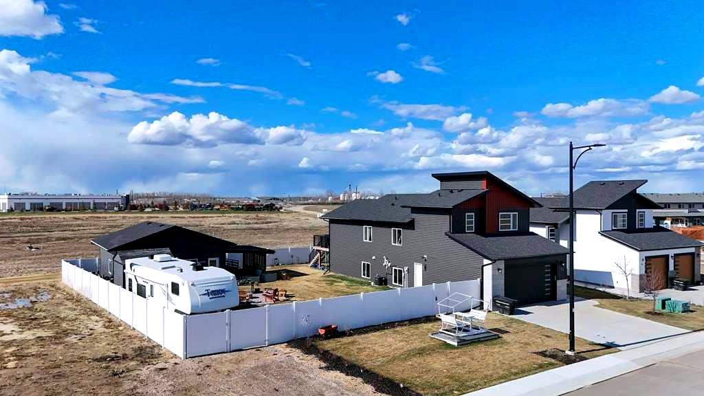 70 Parlby Crescent Property Photo 1