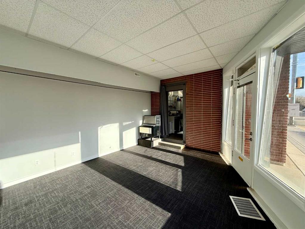 5010 50 Avenue Property Photo 18