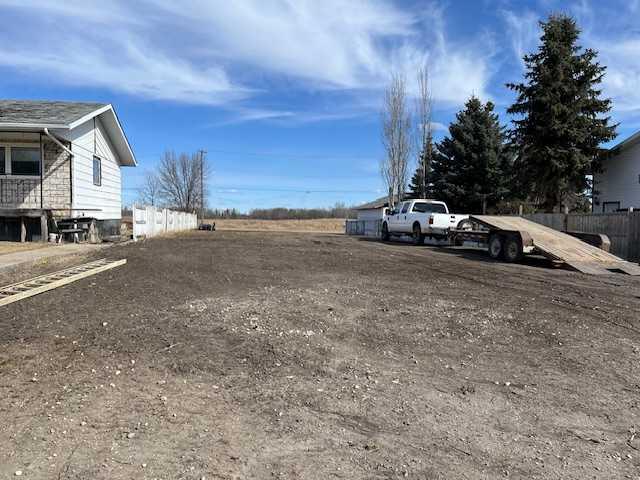 317 Railway Avenue Property Photo