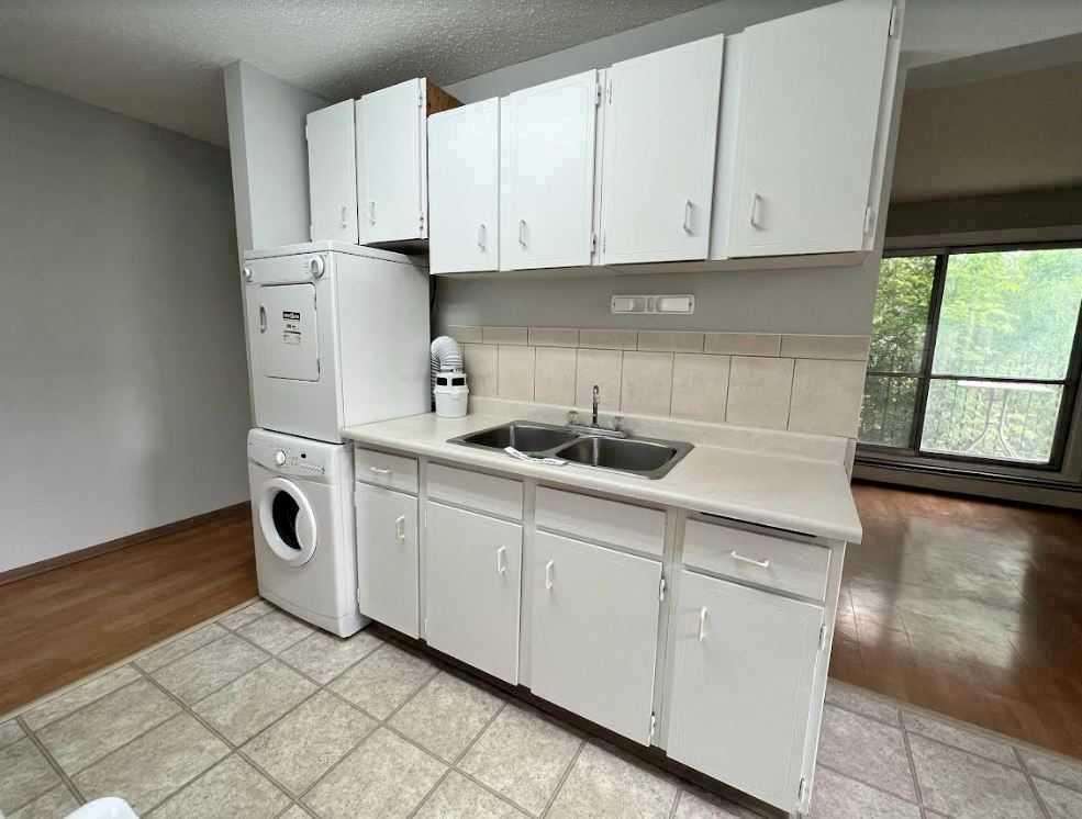 4328 4 Street 201 Property Photo 2