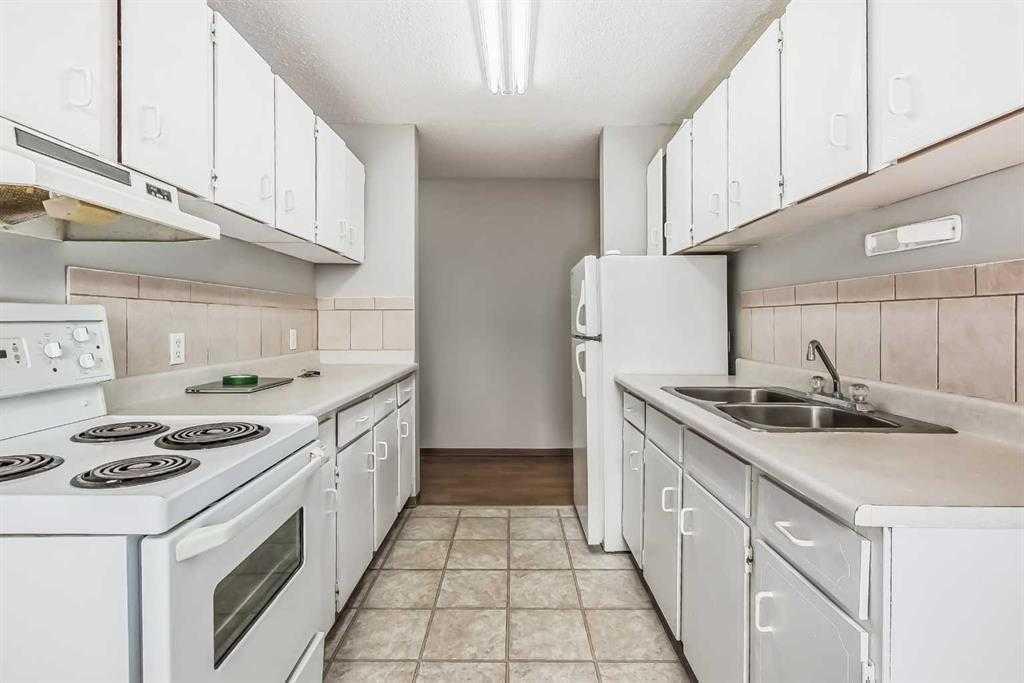4328 4 Street 201 Property Photo 3