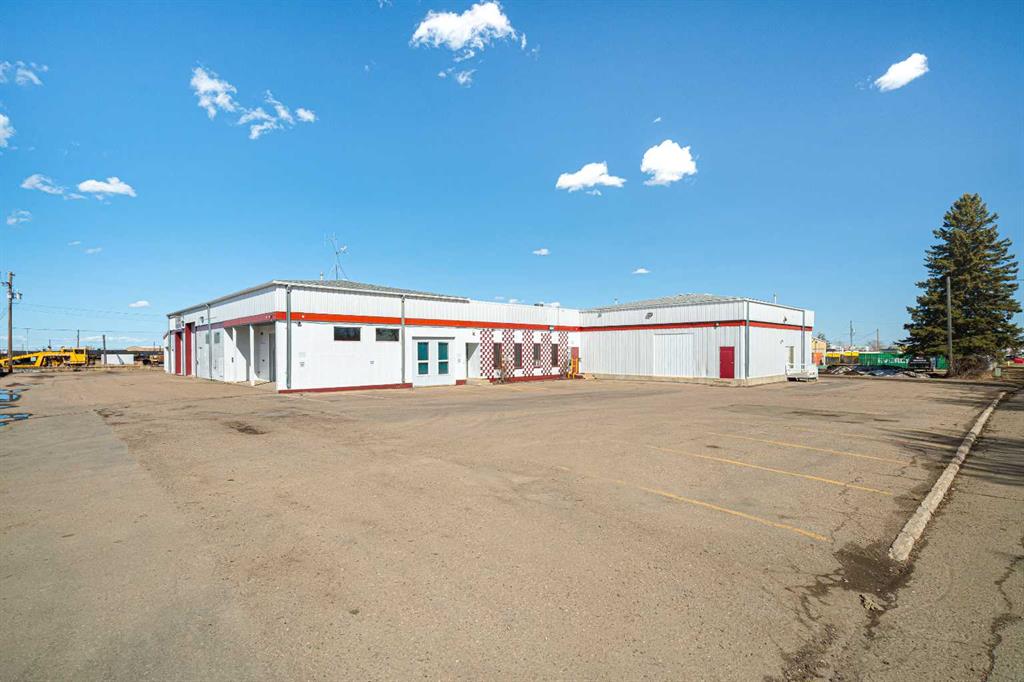 4720 50 Street Unit 3 Property Photo 2