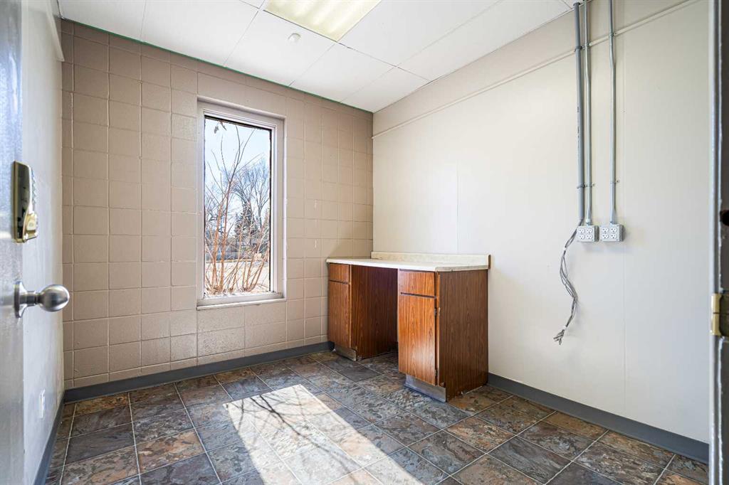4720 50 Street Unit 3 Property Photo 9