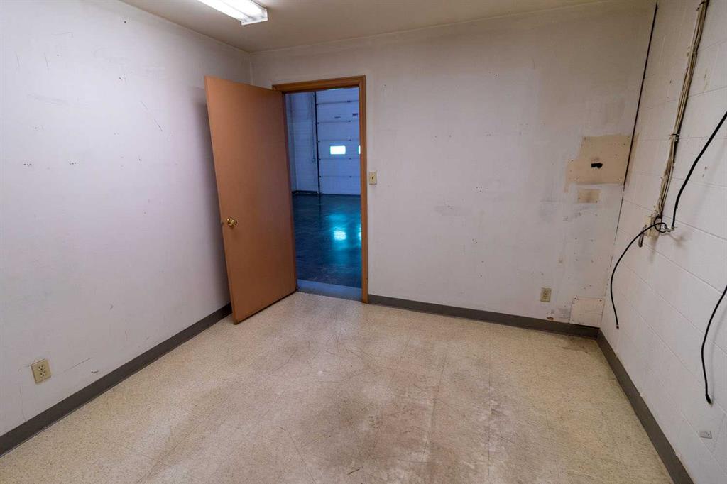 430 A 40 Avenue Property Photo 6