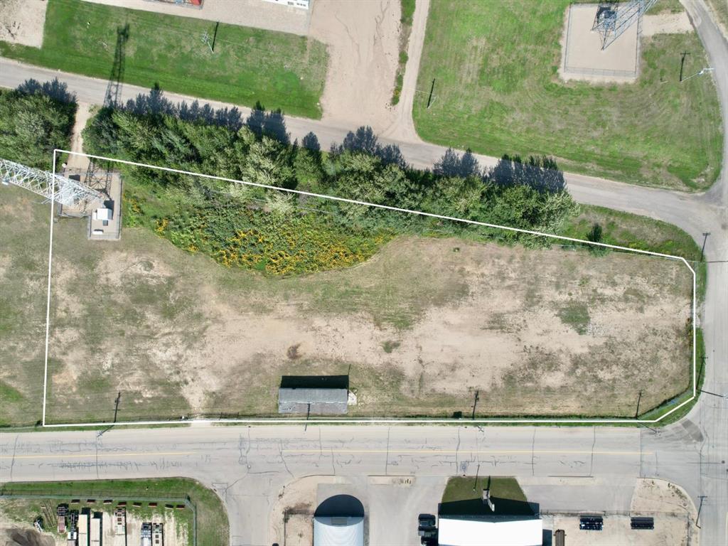 3766 41 Ave Property Photo 2