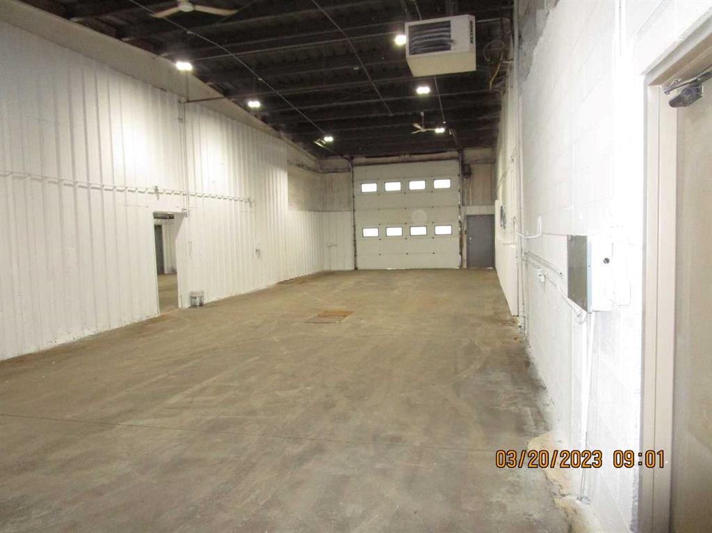 11037/43 92 Avenue Property Photo 15