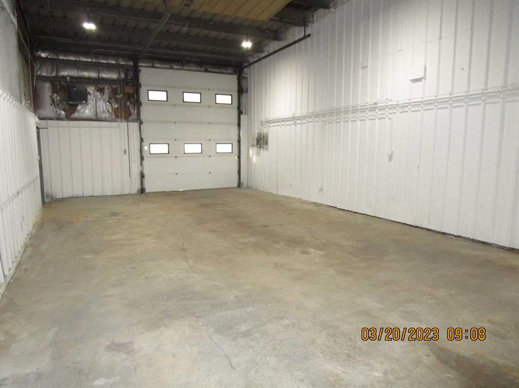 11037/43 92 Avenue Property Photo 16