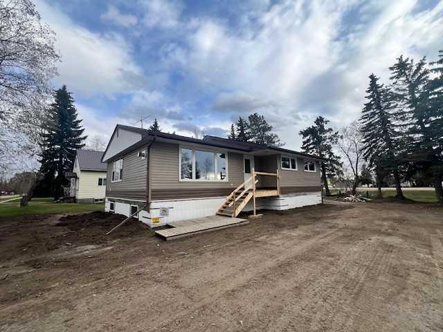 5122 48 Avenue Property Photo 1