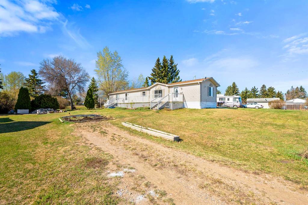 5030 48 Avenue Property Photo 1