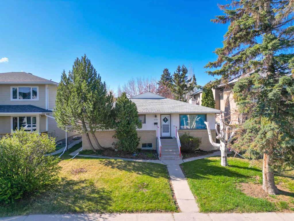 2039 37 Avenue Property Photo