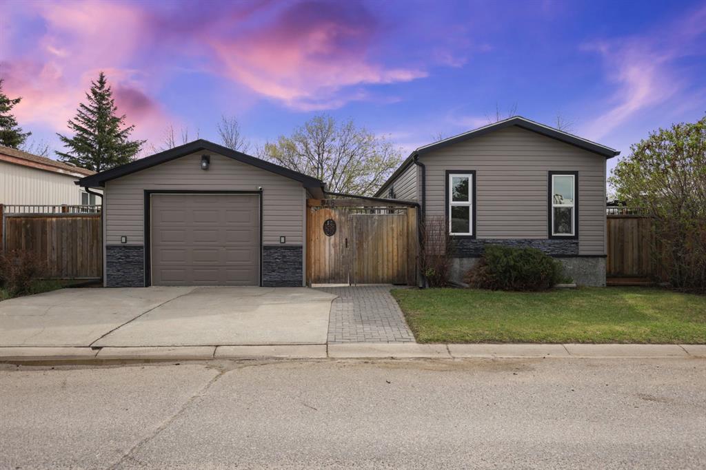 946 Briarwood Crescent Property Photo 1