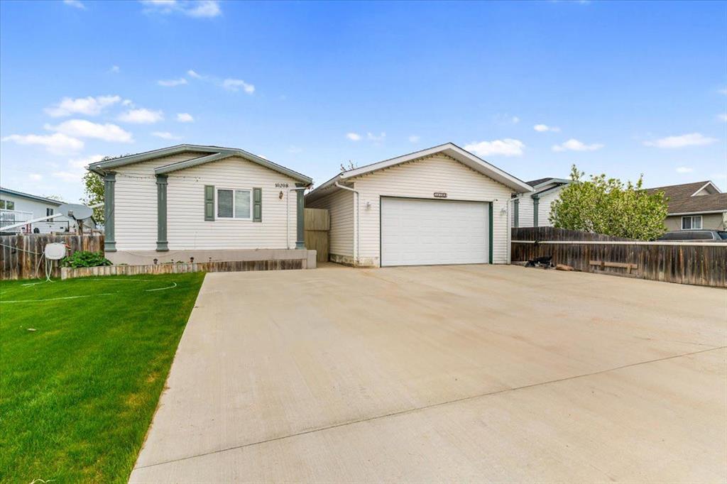 10208 98 Avenue Property Photo 1