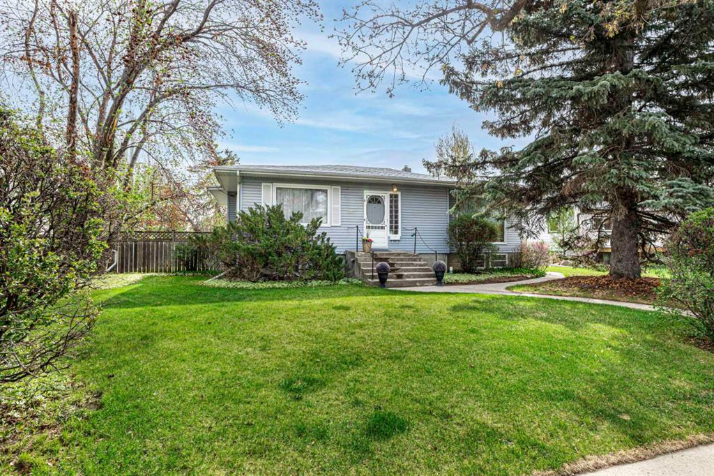 5825 45 Avenue Property Photo 1