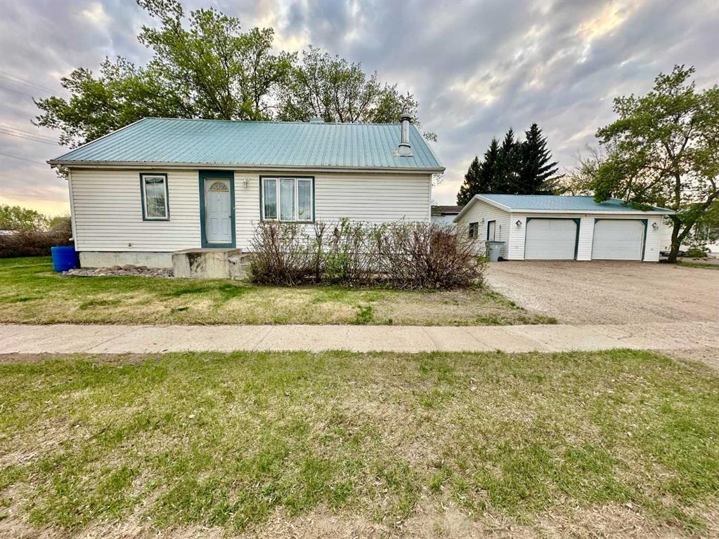 5304 50 Avenue Property Photo 1