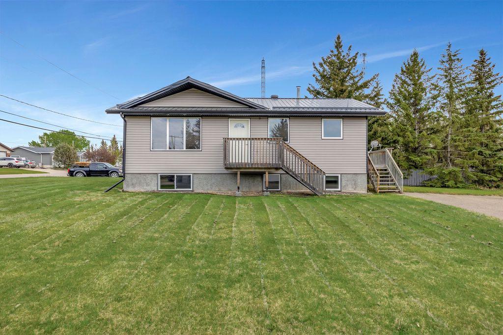 201 3 Street E Property Photo
