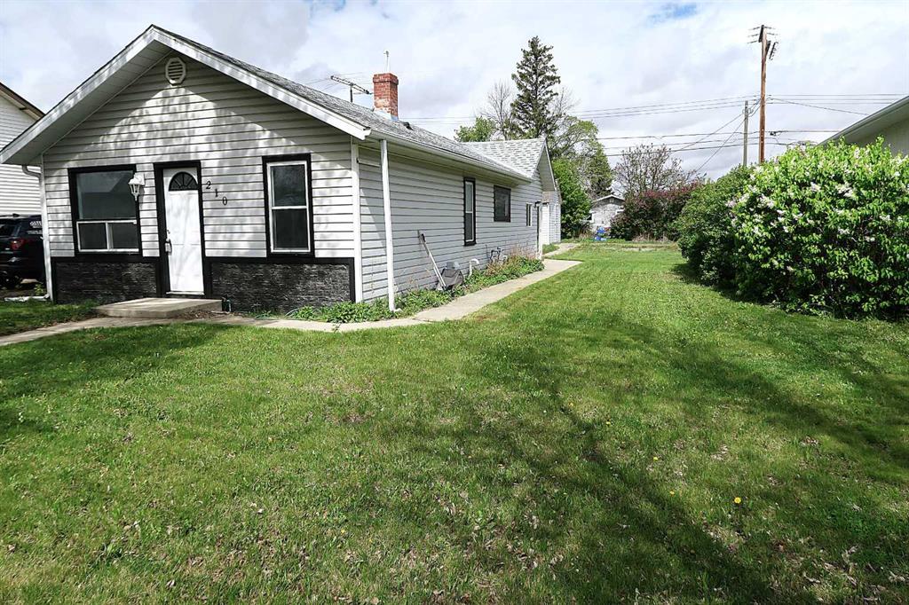 210 2 Street Property Photo 1