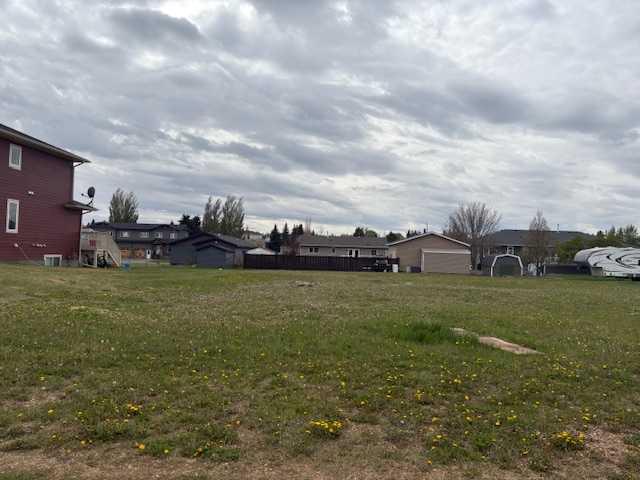 4424 51 Avenue Property Photo 1