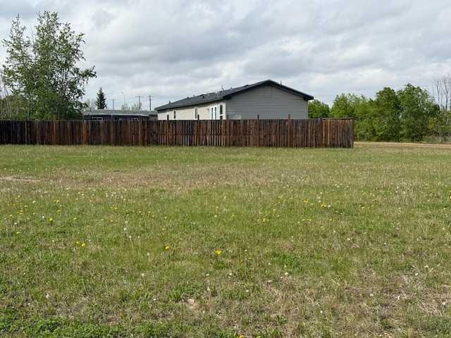 5032 45 Street Property Photo 1