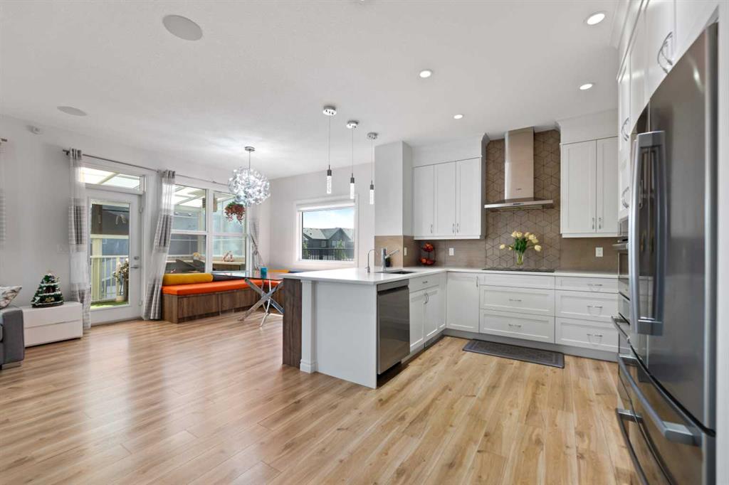 99 Evansglen Circle Property Photo 8