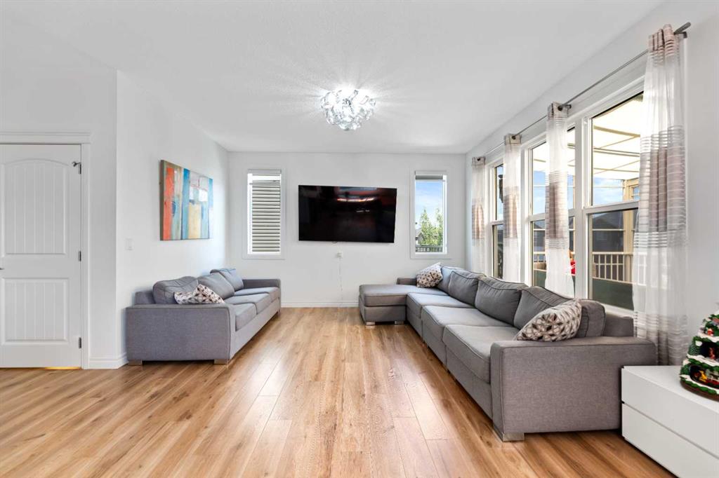 99 Evansglen Circle Property Photo 13