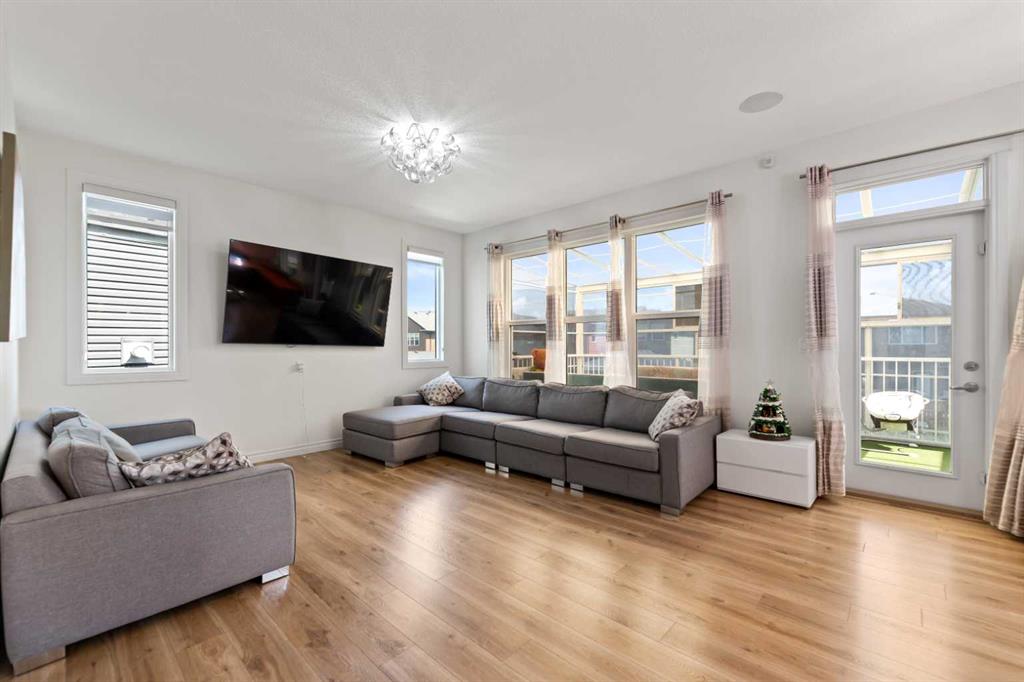 99 Evansglen Circle Property Photo 14