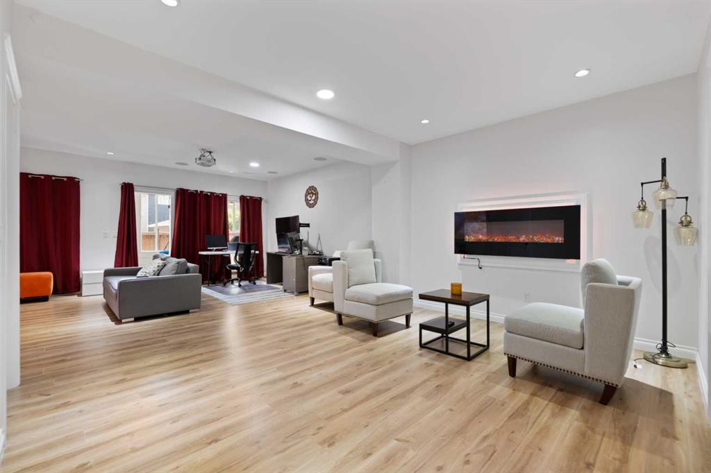 99 Evansglen Circle Property Photo 34