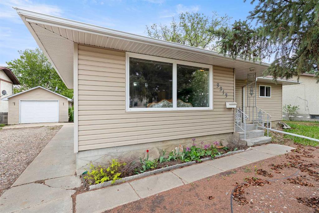 3313 51 Avenue Property Photo 1