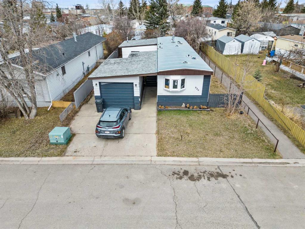 826 Brentwood Crescent Property Photo 1