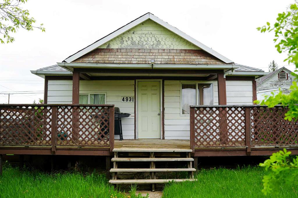 4931 49 Street Property Photo 1